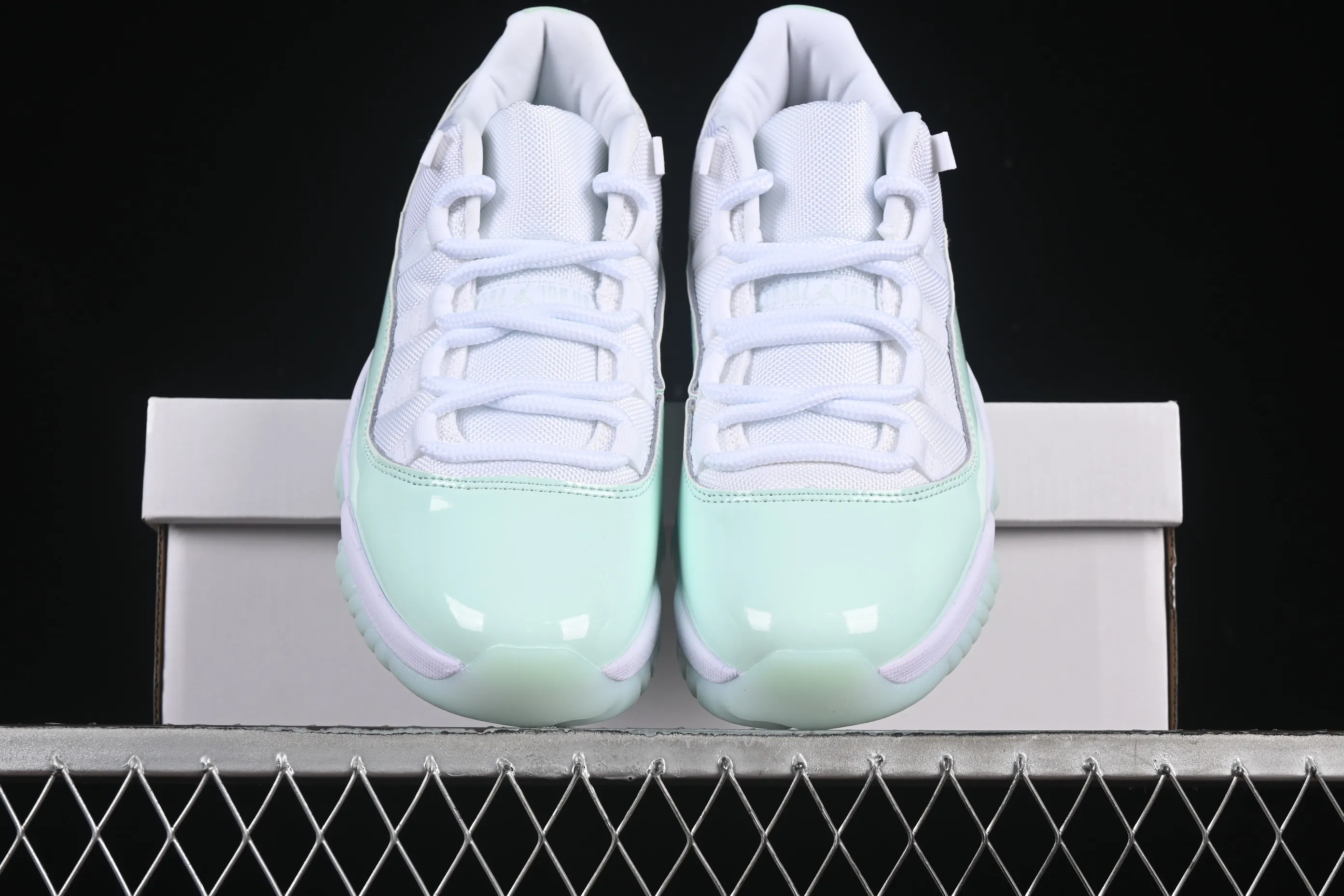 All categories Air Jordan Jordan series basketball shoes Air Jordan 11 Air Jordan 11 Low "Lgloo" AJ11 Joe 11 mint green AH7860-103